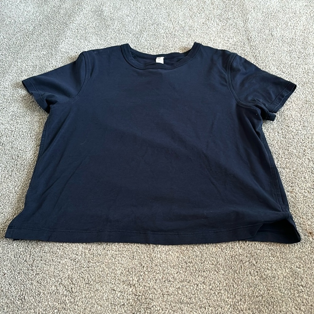 Lululemon Navy Cropped Shirt